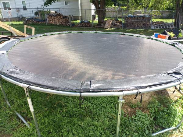 Trampoline 1