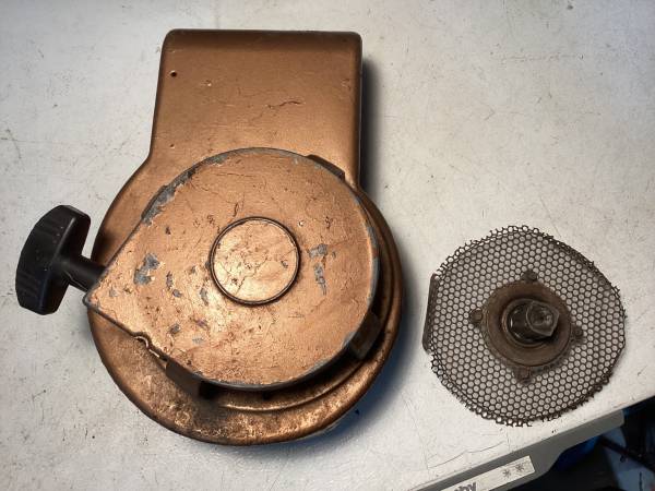 Briggs &Stratton engine cover and starter assembly 1