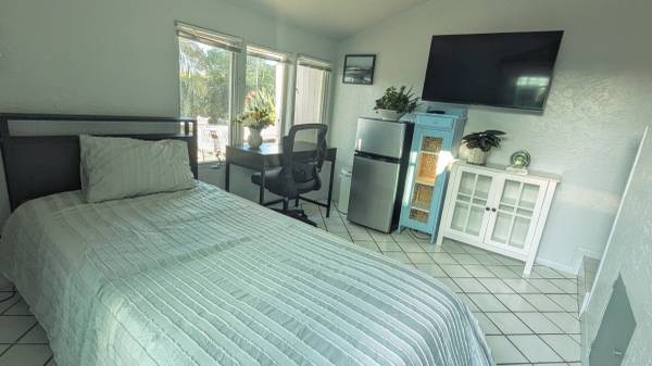 $1,500 / 1br - 200ft2 - A quiet and  peaceful room in  a nice coastal neighborhood. (La Jolla ( Muirlands))63819386934403121