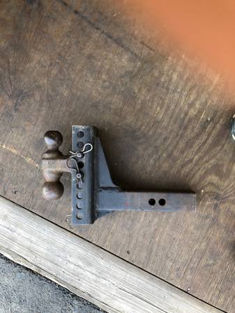 Adjustable hitch. 2” and 2 5/16 1