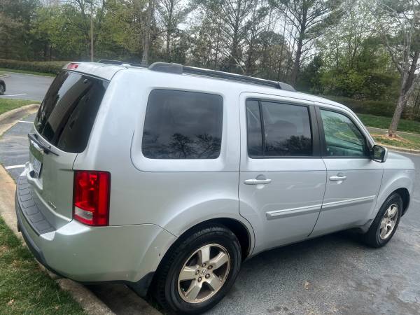 Honda Pilot / 4X4 - SUV - $4,950 (Charlotte)63613444830081121