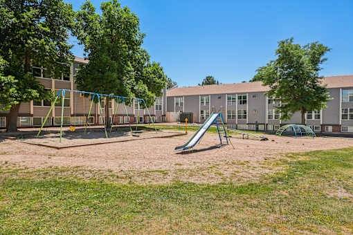 $1,099 / 2br - 750ft2 - Lavavajillas, Áreas de vida de concepto abierto, 2 habitaciones 1 baño (360 N Murray Blvd, Colorado Springs, CO)63658162070401122
