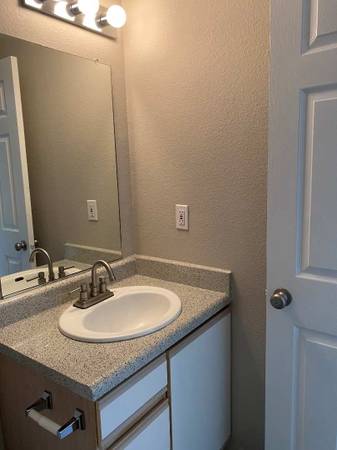 $2,009 / 3br - 1130ft2 - ¡Hágase sentir como en casa! Hermoso de 3 habitaciones, 2 baños en Clackamas (Clackamas - Cerca del centro comercial Clackamas Town Center)63831251309441122