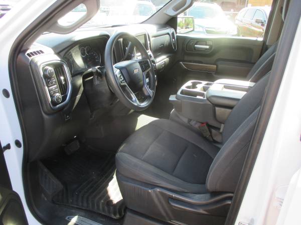 2020 Chevrolet Silverado 1500 Double Cab LT Custom 4x4 Pickup/Like NEW - $21,975 (cave creek/union hills)63616969675905124