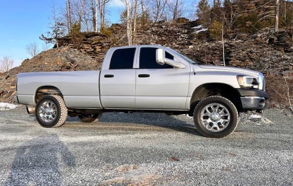 REDUCED PRICE!!! 2007.5 Dodge Ram 2500 6.7 Cummins 1
