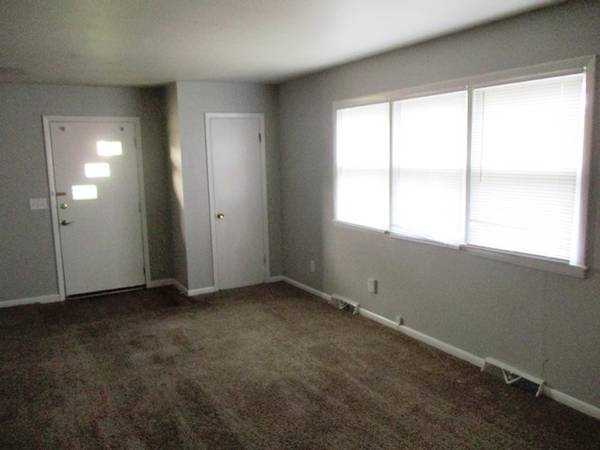 $1,165 / 2br - 2 Bedroom in Duplex (224 Robinhood)63897747252610122