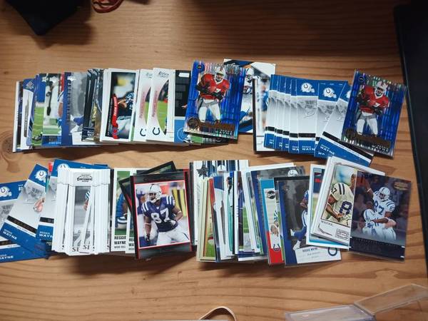 Reggie Wayne colts football card collection over 100 card. Rcs 1