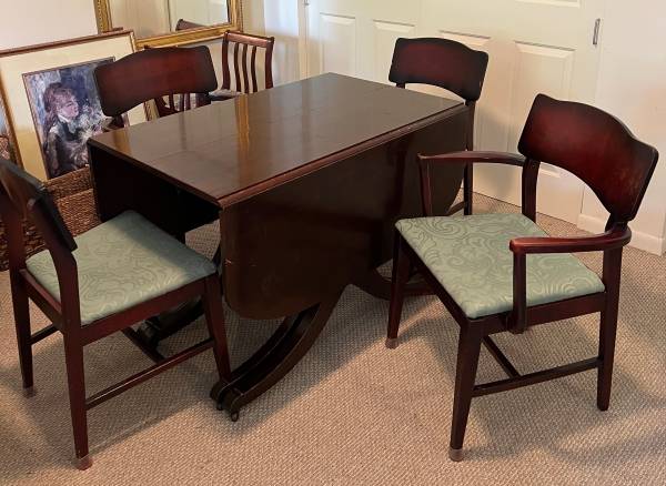 VINTAGE DINING ROOM SET WITH DROP LEAF TABLE - $150 (WAUWATOSA)63471407616001121