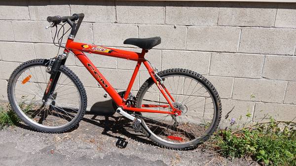 CCM XVOLT 18 SPEED BICYCLE 1