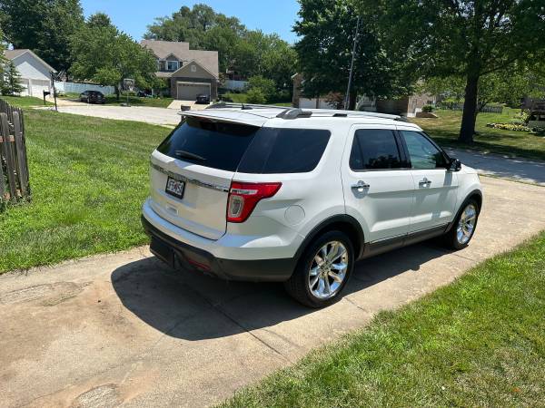 2012 FORD EXPLORER XLT- RUNS GREAT - $6,299 (Independence MO)63621942118915122