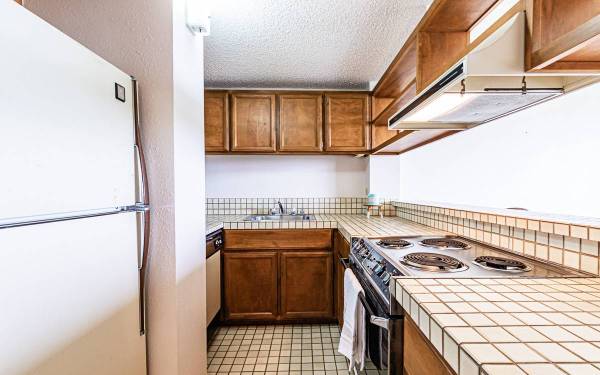 $1,800 / 1br - 637ft2 - Find balance and harmony in this stylish condo at the Hilo Lagoon. Uni (Hilo)63939530313219121