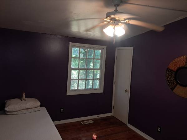 $700 / 4br - Bedroom with private bathroom in house (Forest Park)63963992828418121