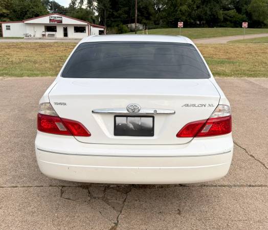 2004 Toyota Avalon XL, No Mechanical Issues, dont's pass it up - $3,999 (Buffalo, TX)63470431196675122