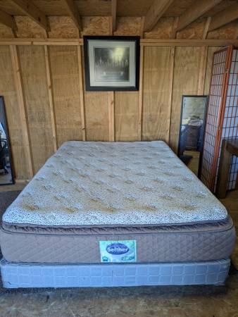 Complete Queen Size Pillow Top Bed **Clean** 1