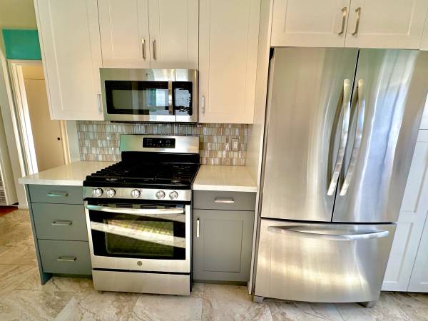 N. Berkeley 2BR/1BA w/soaker tub & chefs kitchen 1