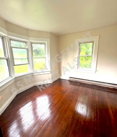 $1795.00 / 3br - 2100ft2 - Spacious 3 Bed, 1 Bath Unit in Kingsport! Newly Updated!63786354530305123
