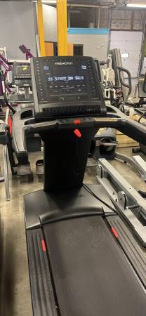 Free Motion T10.9 Reflex treadmills ea. 1