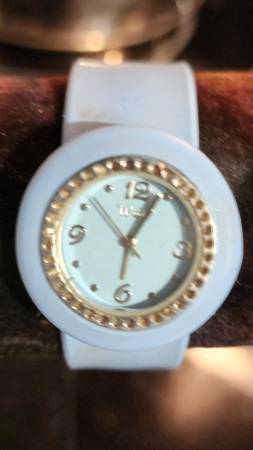 Young Ladies Blue Rubber Slap Band Wow Quartz Watch 1