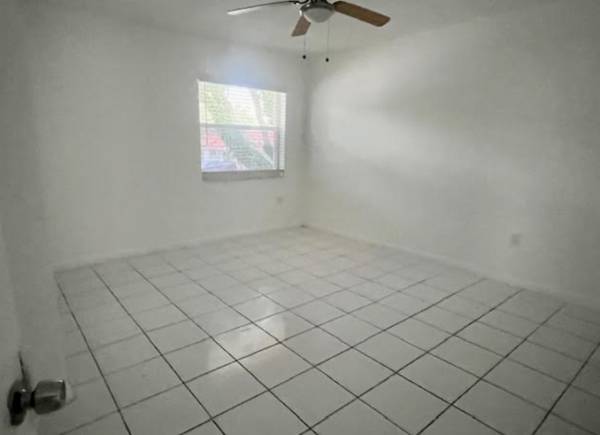 $2,800 / 3br - 1320ft2 - Recién pintado 3/2.5 + habitación para invitados, SIN HOA, patio privado (davie)63825138625155124