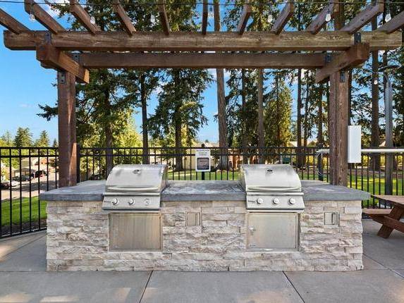 $1,995 / 2br - 1123ft2 - TREAT Yourself To a Renovated 1BD! (Tualatin)63831327524483122