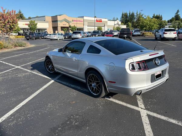 2013 Mustang GT Premium 6 speed 5.0L - $26,000 (Lake Stevens)63469747851265122