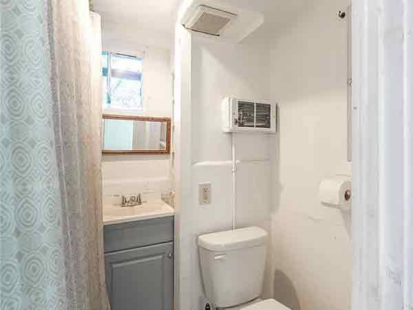 $700 / 1br - Cozy 1 bedroom, 1 bathroom home 1 garage (937 Coolidge, Wenatchee, WA)63896734115715123
