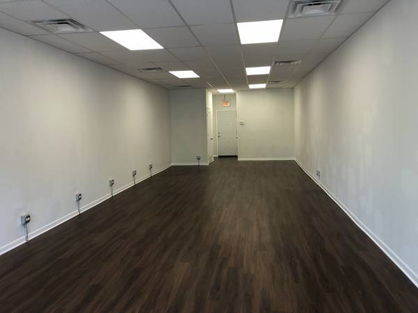 $1,200 / 1000ft2 - Office Space on 5833 W. Madison Ave Store Front (Austin)63918413670019124