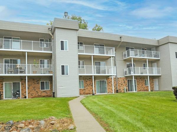 $1,280 / 2br - 1100ft2 - Apply With Us Today! We Got Just The Apartment For You! (3915 Winona Way, Sioux City, IA)64052203168258122