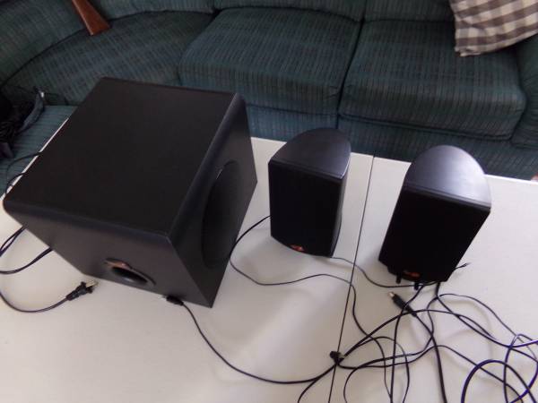 Klipsch Promedia 2.1 Altavoces envolventes THX - $65 (Cerca de Kings Island)62972001774721123