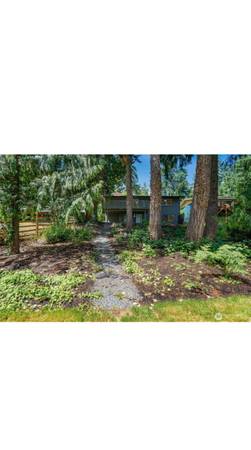 $2,300 / 2br - 1100ft2 - 2bed 1bath Shoreline House (Shoreline)63884888725633121