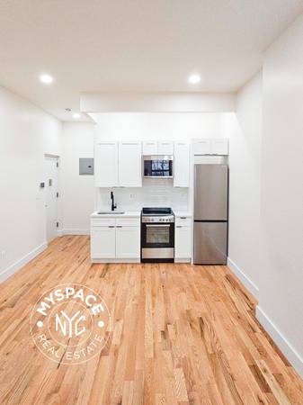 Large 1 Bd in Bed-Stuy / Clinton Hill w Backyard 1Block from the G! 1
