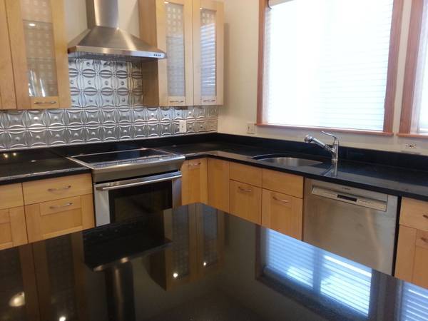 $1,200 / 150ft2 - Bedroom in Stunning Condo- Walk to Davis Sq/ Harvard University (Walk to Green Line- Ball Sq/ Red Line- Porter Sq)63620245903491123