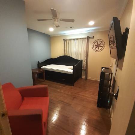 $200 / 1br - Furnished Room with Wifi (North Charleston)64016107695875122