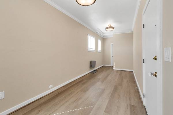 $2,595 / 350ft2 - Estudio/Colina Rusa/1369 Hyde /Área de Salón/Disponible Ahora!!! (colina rusa)63826176639105123