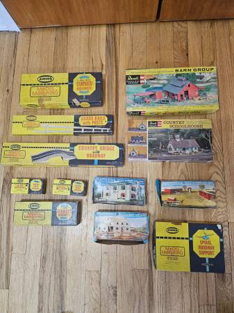 HO Scale Slot Car Accessories 1
