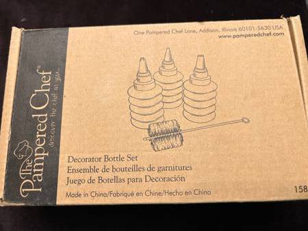 Pampered Chef Decorator Bottle Set – Like New, Complete in Box 1
