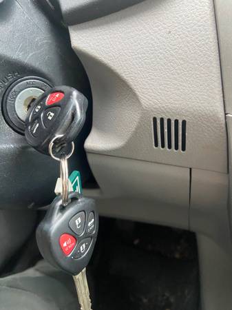Transmisión manual de 2013 Toyota Corolla LE, 150 mil millas. LLAME AL 7034966153 - $7.250 (Alexandria)63440098409857123