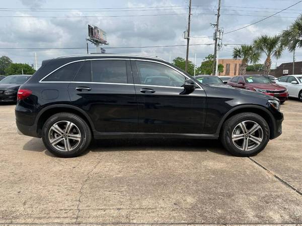 2018 Mercedes GLC 300 - Concesionario de Autos con Financiamiento Interno en SW Houston - $19,995 (Houston Financiamiento Interno)63622339718017123