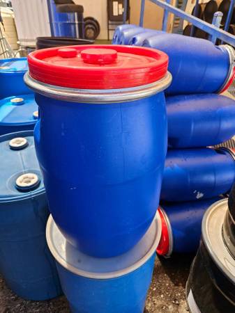 Small Barrels with Lids for Preparedness 1