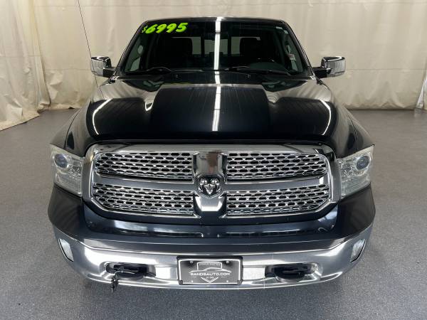 2015 RAM 1500 Laramie 4x4 - Photo 2