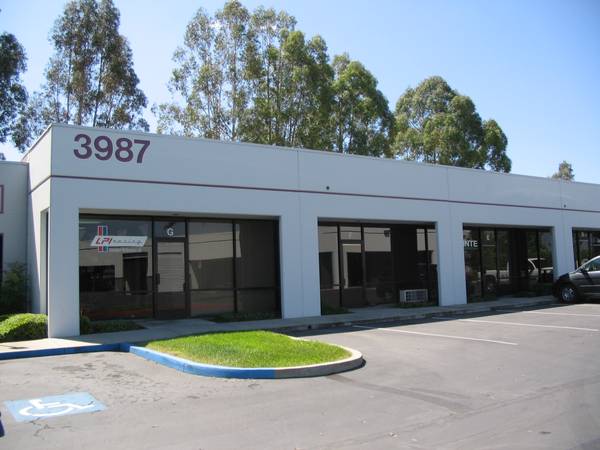 1329sf +/-  Warehouse with offices - For lease 1