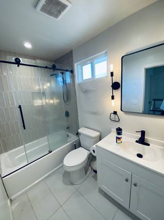 $3250.00 / 2br - 900ft2 - 2 BR 1 BA Newly Remodeled apt unit for rent, located in the La Canada63700977562755124