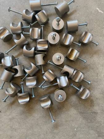 CABINET KNOBS 30 IN BOX STAILESS STILL 1