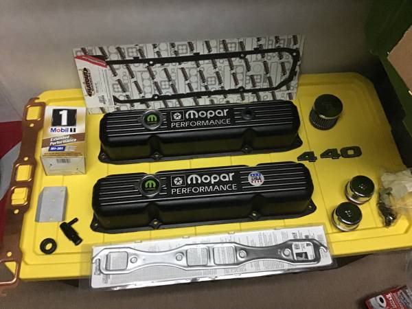 Mopar Performance Cast Aluminum BB Valve Covers & lots of other extras 1