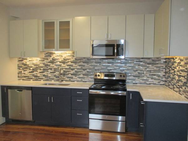 $2,000 / 2br - NEW PRICE-Two Bedroom IN Downtown Northampton! (Market Street Northampton MA)64017045714563122