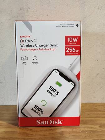 SanDisk iXpand Wireless Charger Sync 256GB – 10W Qi Fast Charger 1