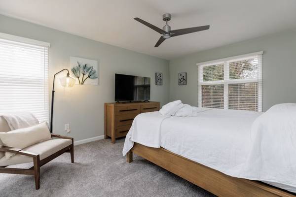 $170 / 2br - 1460ft2 - Spacious Villa, Pet Friendly, Close to Marina, Free Bikes (Hilton Head Island)63951149396355123