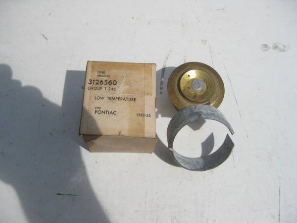 1933-54 PONTIAC THERMOSTAT WITH RETAINER 1