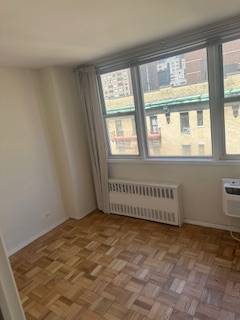 $1,200 / 1br - Habitación en edificio de lujo con conserje – Zona céntrica de Midtown (Murray Hill/Kips Bay) (Murray Hill)63689861678081122