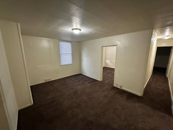 2 Bedroom / 2 Bathroom First Floor Apartment 1